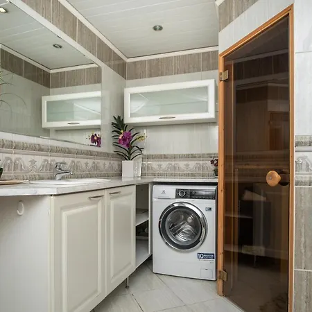 Dream - Historical 3-bedroom With Sauna & Fireplace Tallinn
