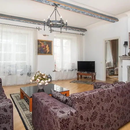 Dream - Historical 3-bedroom With Sauna & Fireplace