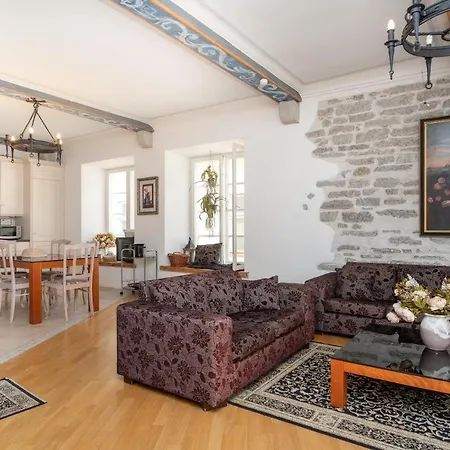 Dream - Historical 3-bedroom With Sauna & Fireplace